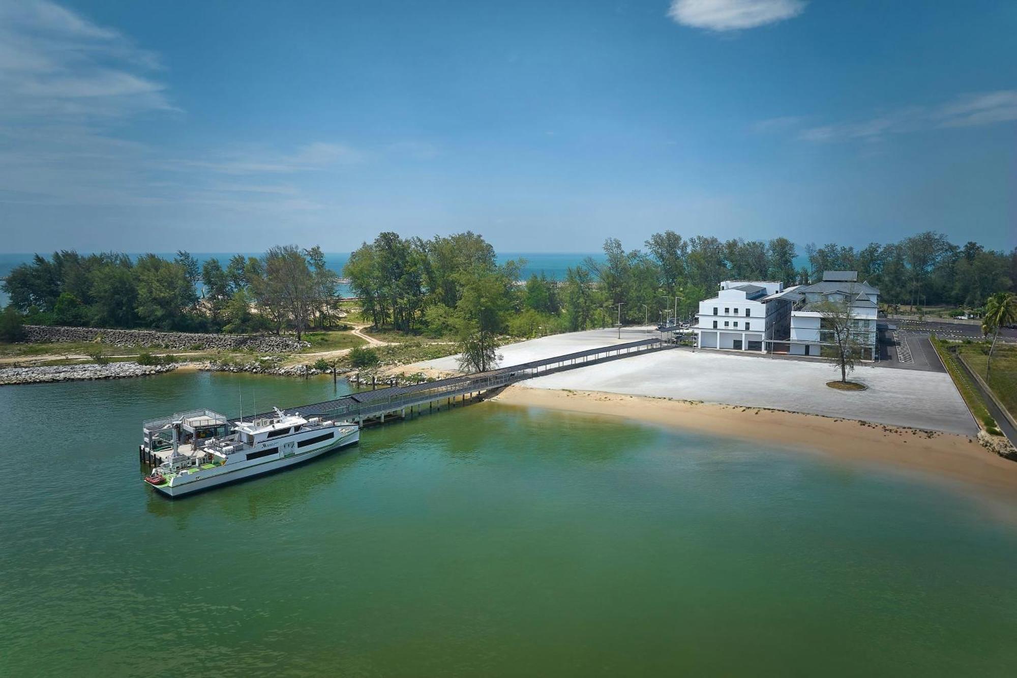Hotel Fairfield By Marriott Kuala Besut Exterior foto